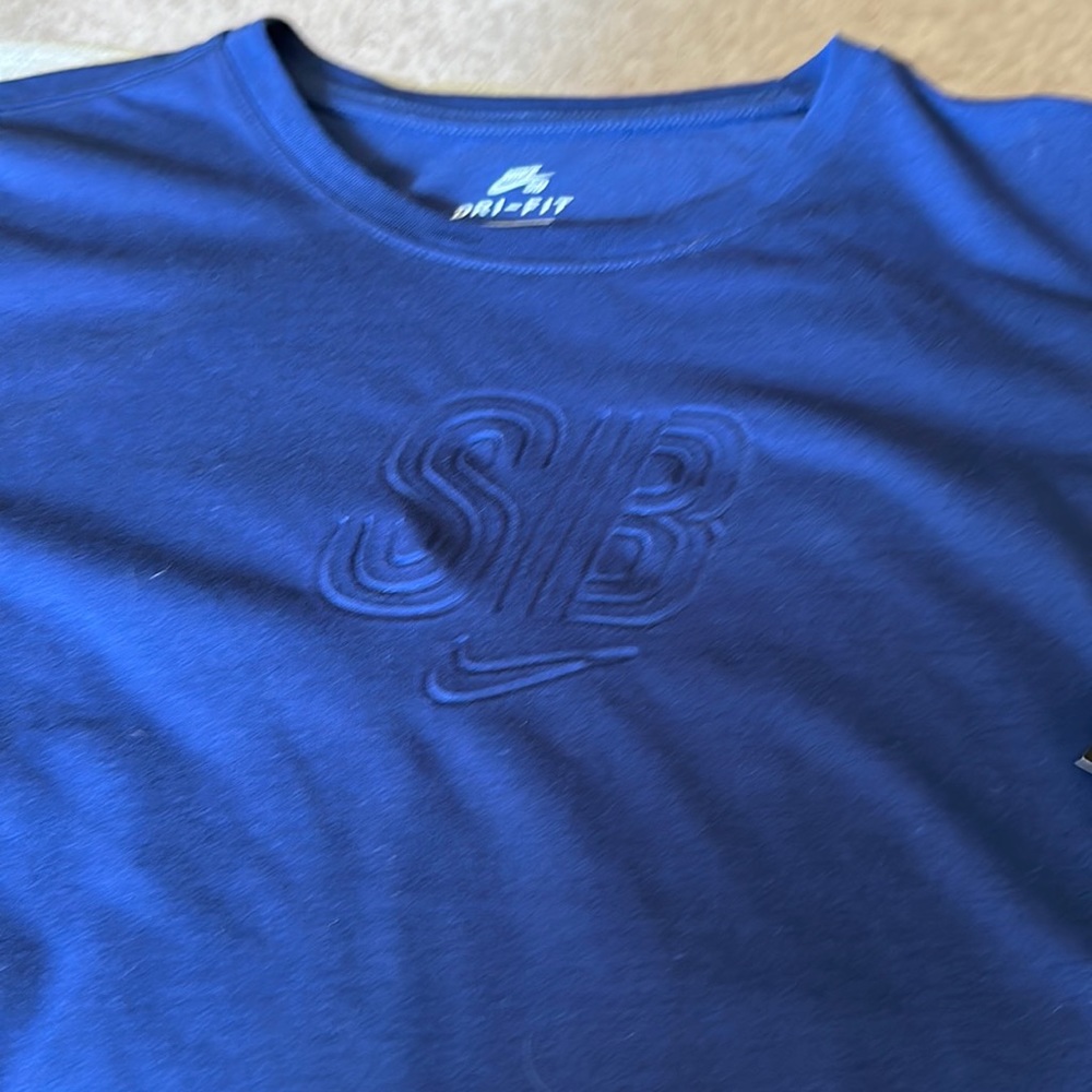 Nike men’s dri-fit tee. New with tags.